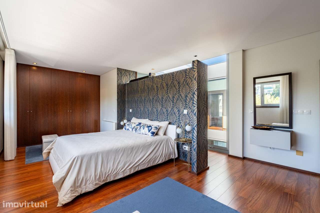 Moradia Geminada T3 com Suite, Jardim de Inverno, Garagem Fechada...-20