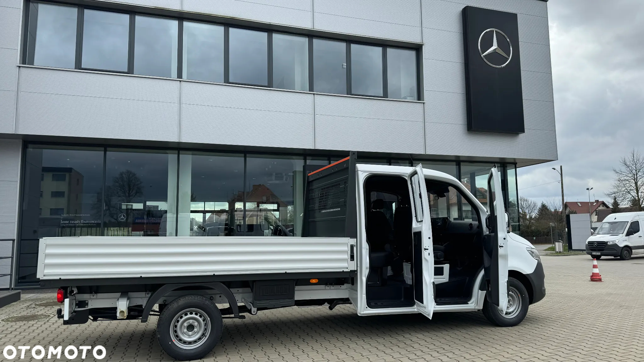 Mercedes-Benz Sprinter - 4