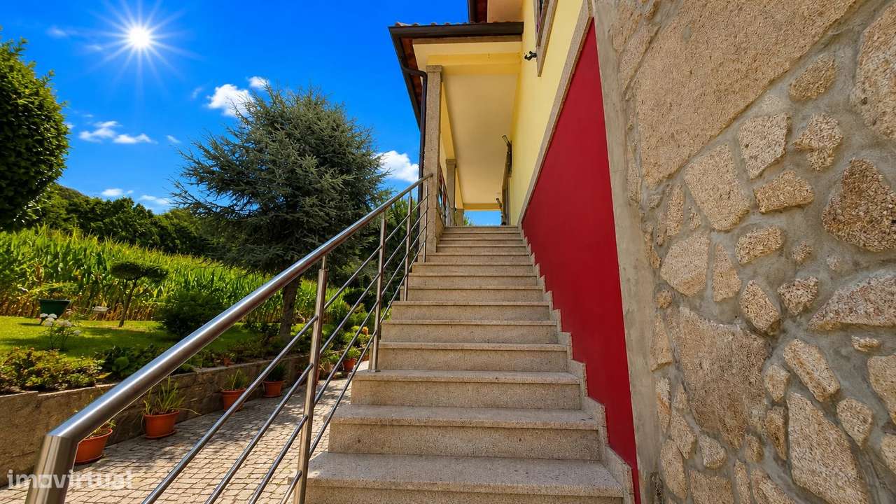 Moradia T4 em Pedra de 1789 | O Charme da História com o Conforto da M-15