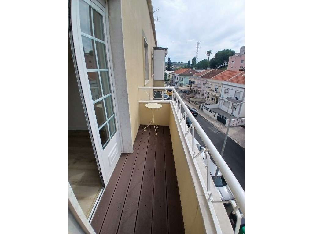 T2 renovado em Odivelas, Lisboa-6