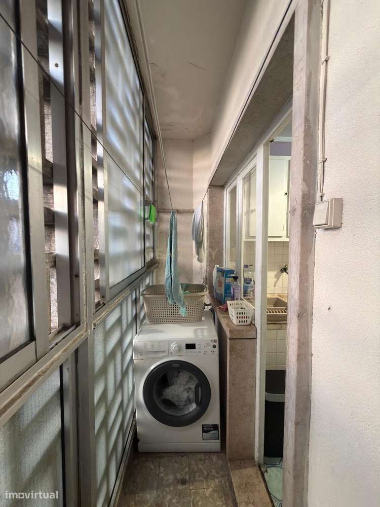 T2 no centro da Amadora, junto ao Babilónia e Metro-17