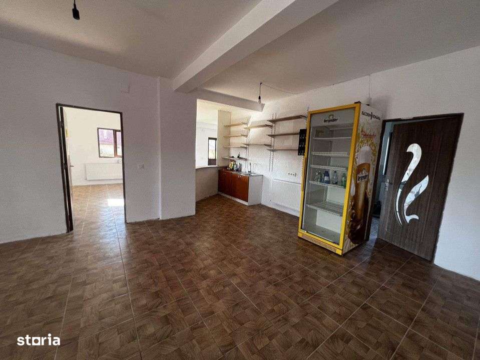 Casa cu piscina, 6 camere si 3 bai - Imagine principală: 4/6