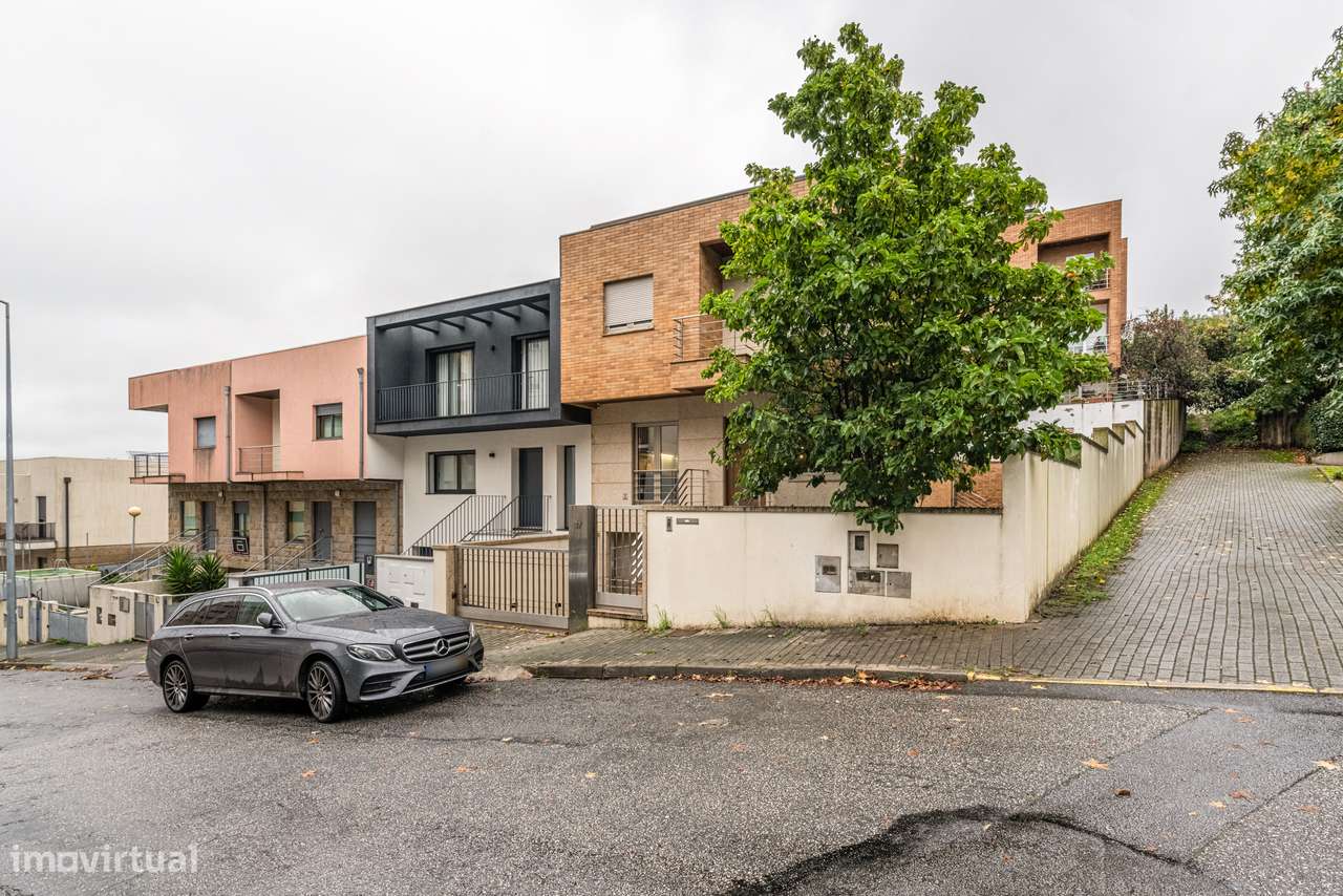 Moradia T3 + escritório à venda em Fraião - Braga-45