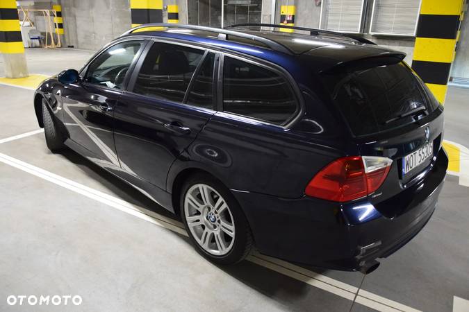 BMW Seria 3 318d DPF Touring - 13