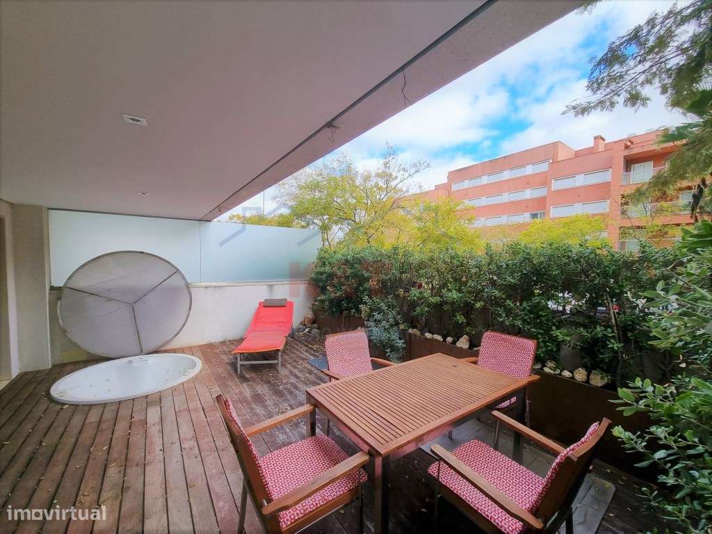 T2 de Luxo na Praia da Rocha com Jacuzzi e garagem-16