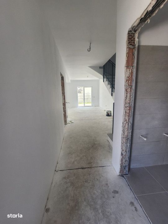 Vanzare Vila Triplex Laterala strada Plevnei id nr 27