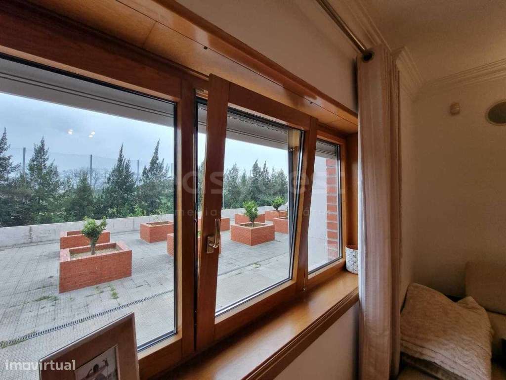 Apartamento T1 com box e arrecadação na Azinhaga das Galhardas - Grande imagem: 4/18