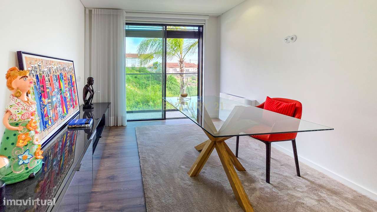Moradia Contemporânea T4 com Piscina | Arquitetura Premium | Brufe, Vi-17
