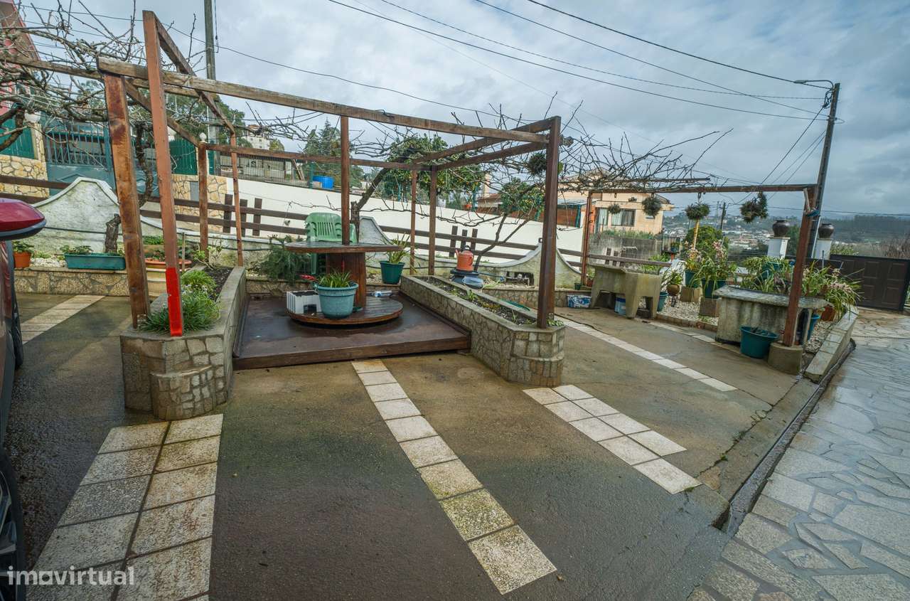 Moradia T4 de Arquitetura Francesa em Serém – Macinhata de Vouga-30