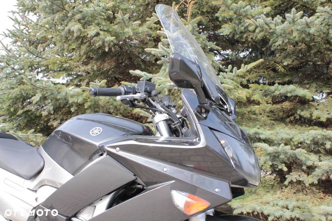 Yamaha FJR - 18