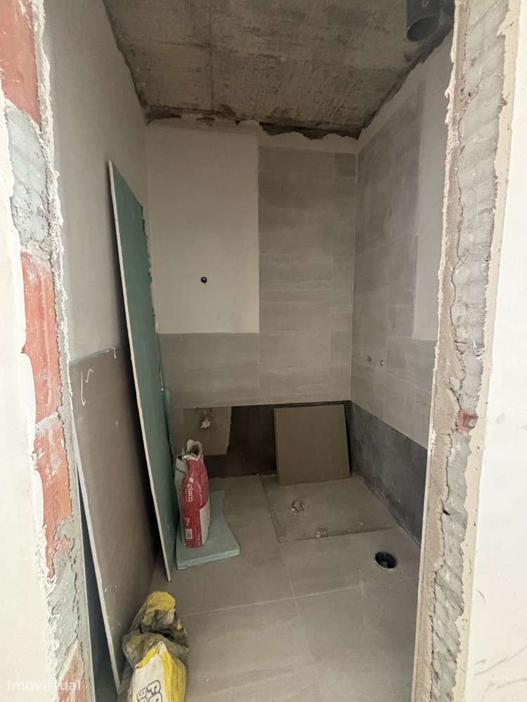 Apartamento T2 Novo com Elevador e Varanda-6
