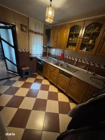 Vanzare 2 case si anexe, Urlati-3