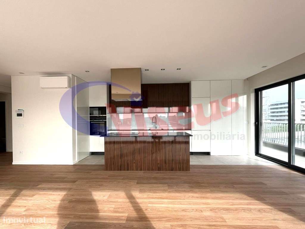T4 Penthouse com Terraço Canidelo-5