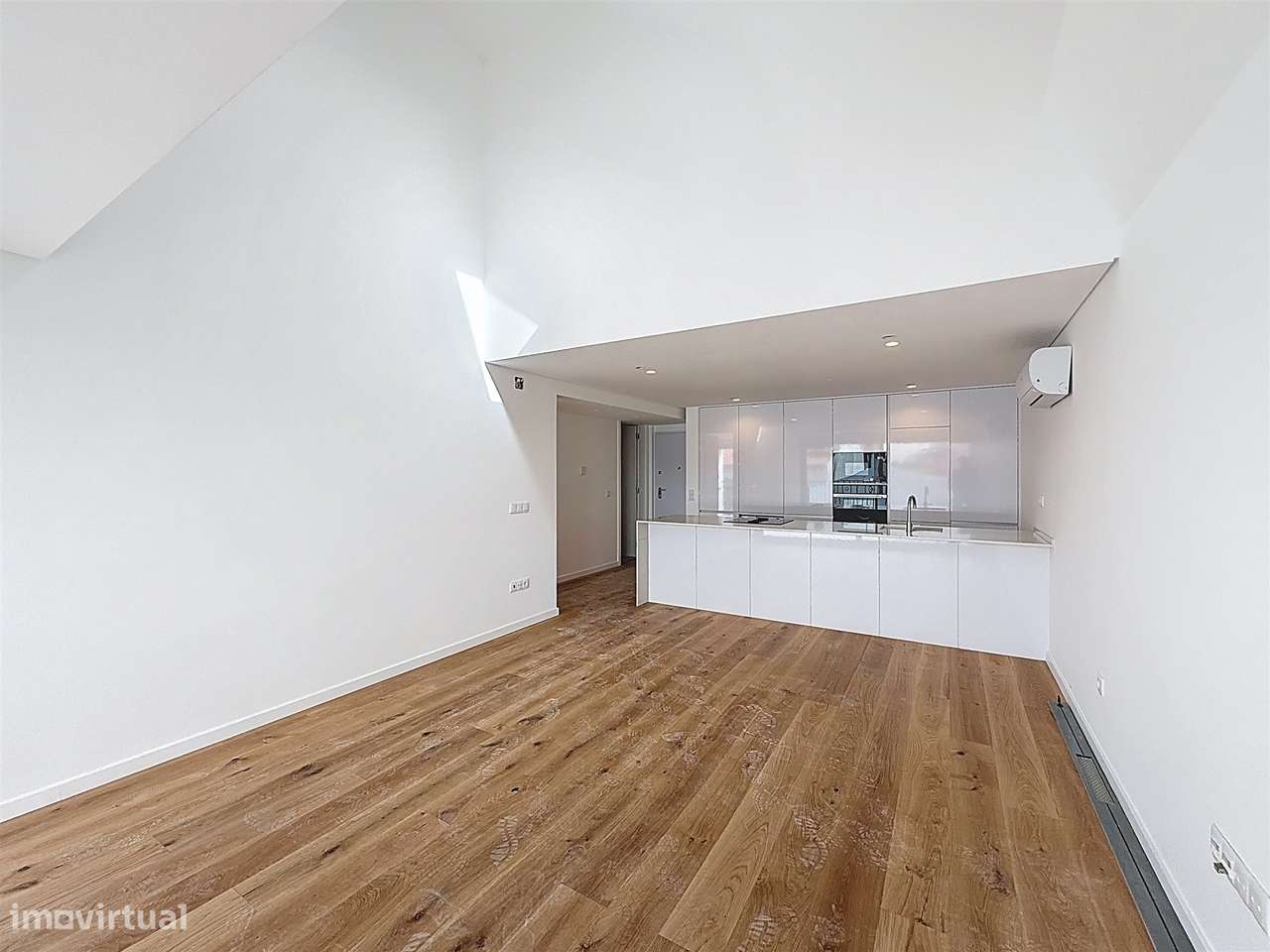 Apartamento T1+1 no centro da cidade - Grande imagem: 3/21