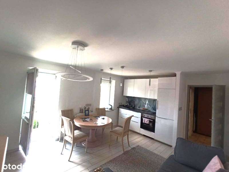 Stare Miasto, 2 pokoje, duży balkon, piwnica-2