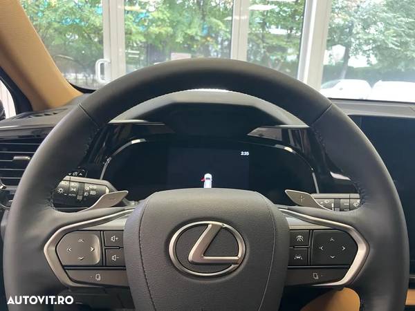 Lexus Seria NX - 12