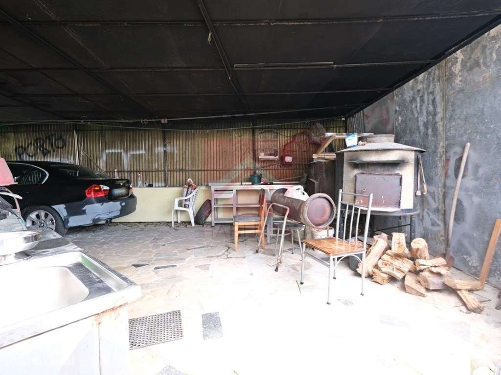 Moradia V3+1 em Fânzeres-29