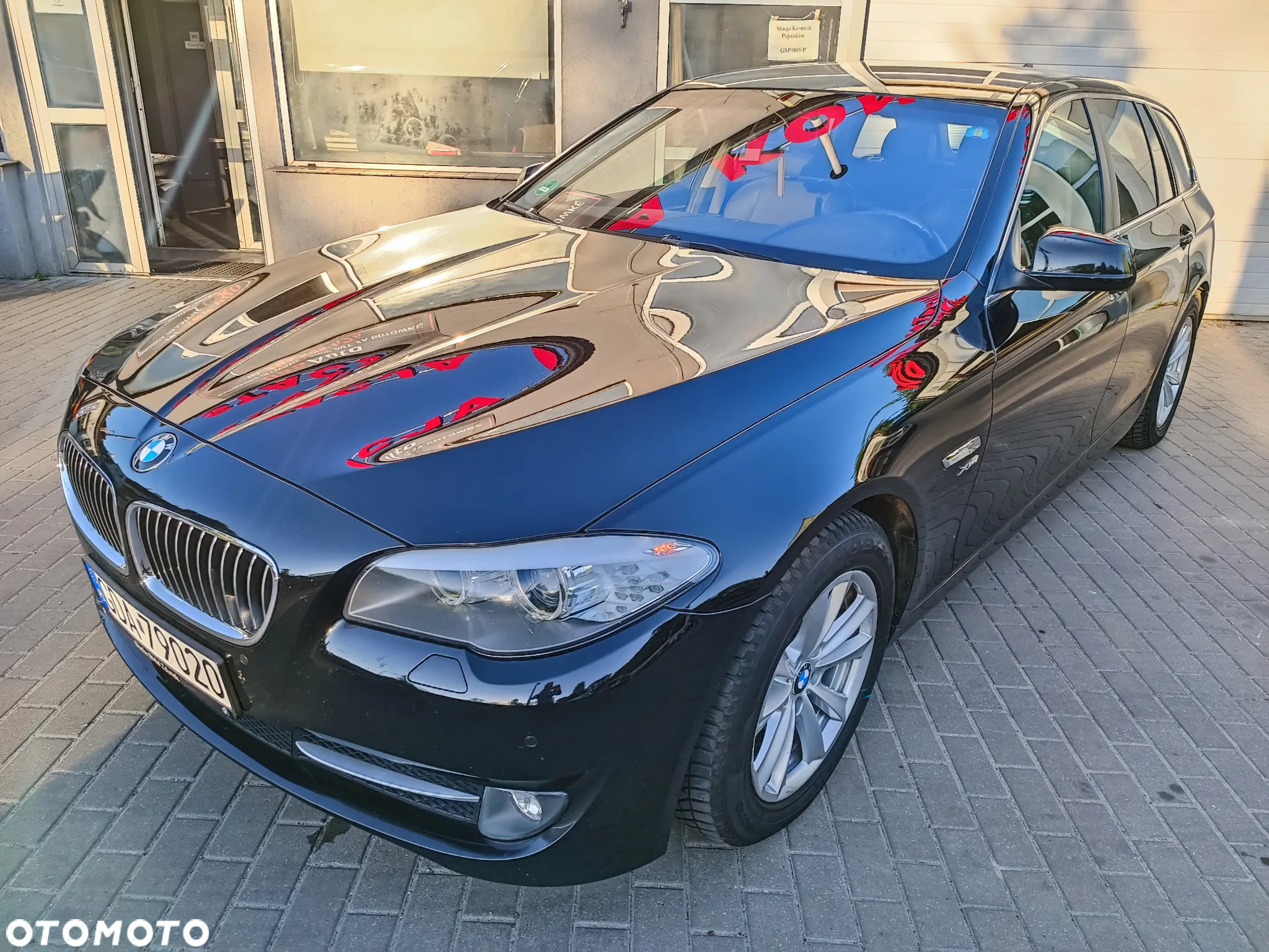 BMW Seria 5 525d xDrive Touring - 13