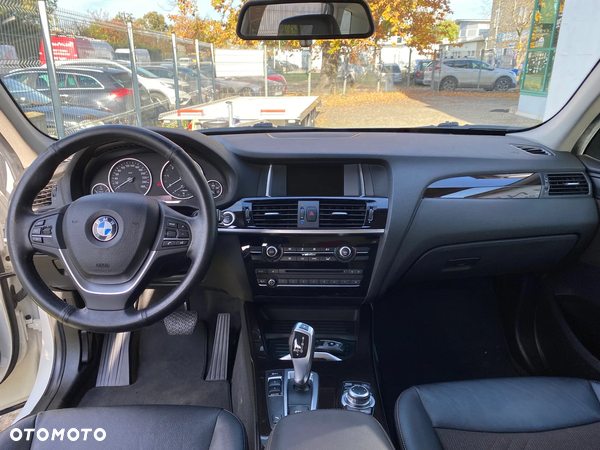 BMW X3 sDrive18d xLine - 16