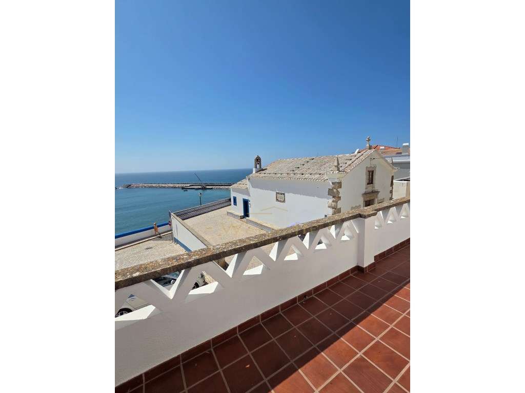 Charmosa moradia T4, na Ericeira, com fantástica vista mar-11