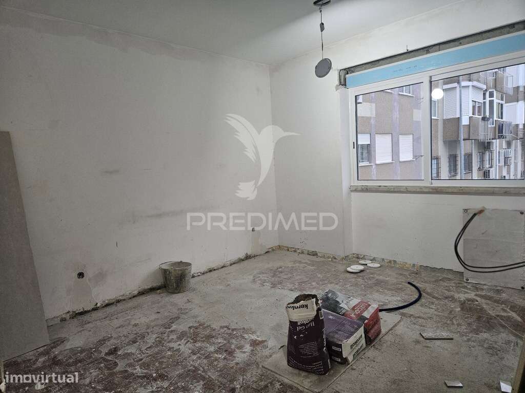 T2 na Cova da Piedade Remodelado - Grande imagem: 4/16