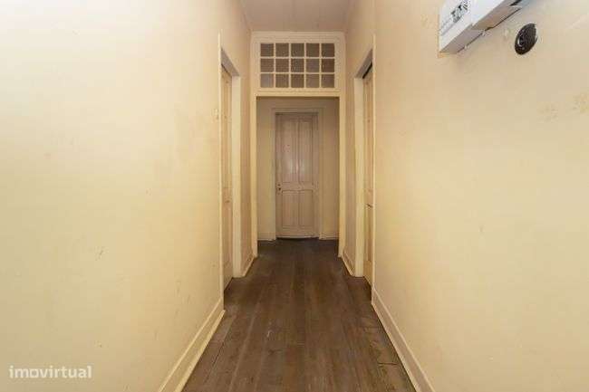 Prédio  2 Apartamentos 2 lojas Venda Barreiro-21