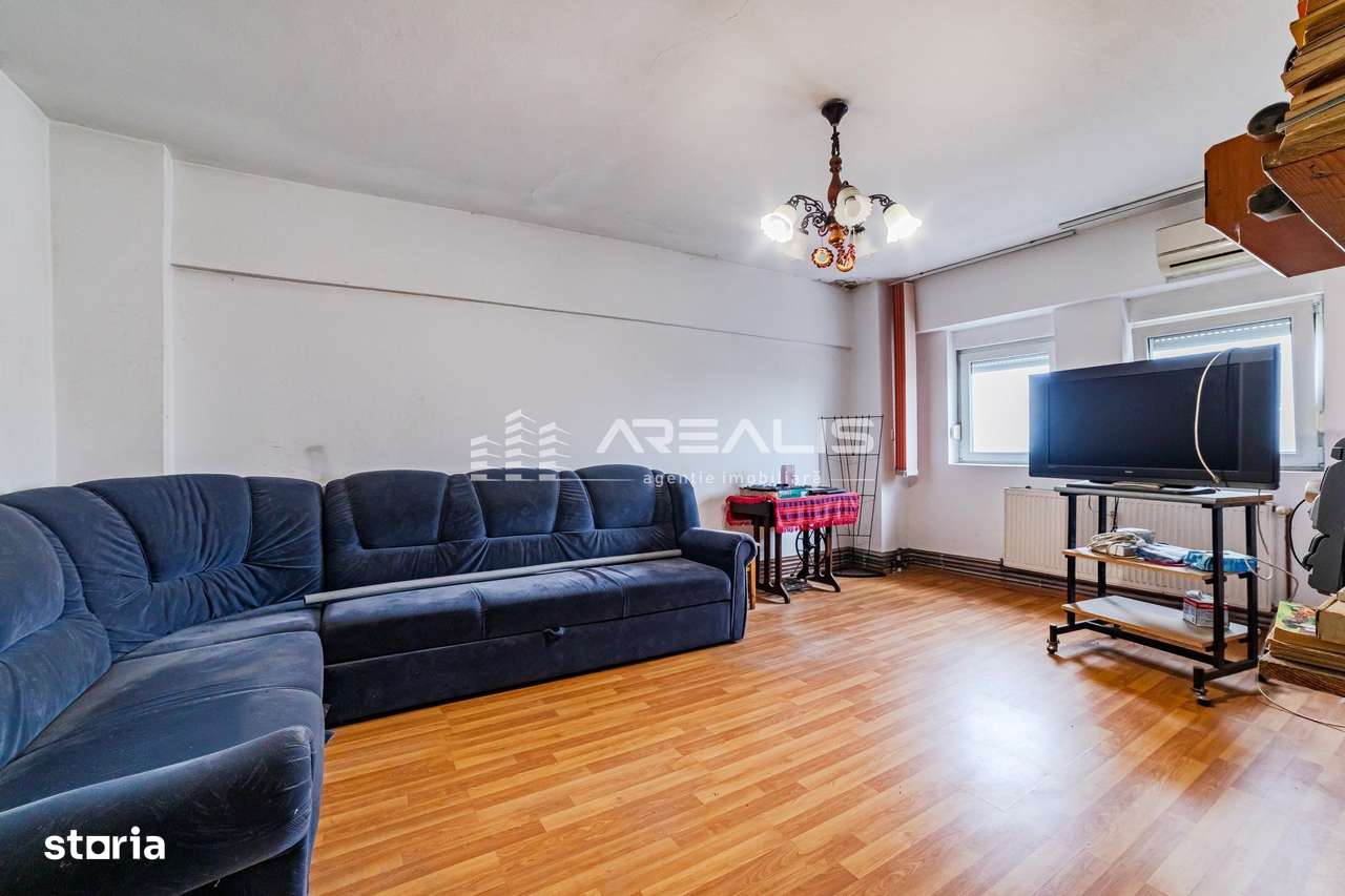 Apartament spațios 3 camere, central - Imagine principală: 2/12