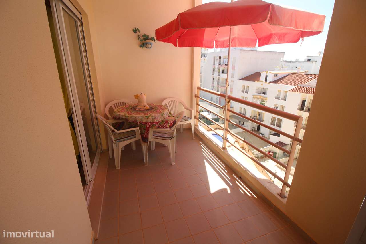 Armação de Pêra T2 Perto do mercado com Piscina, Garagem e Arrecadação-8
