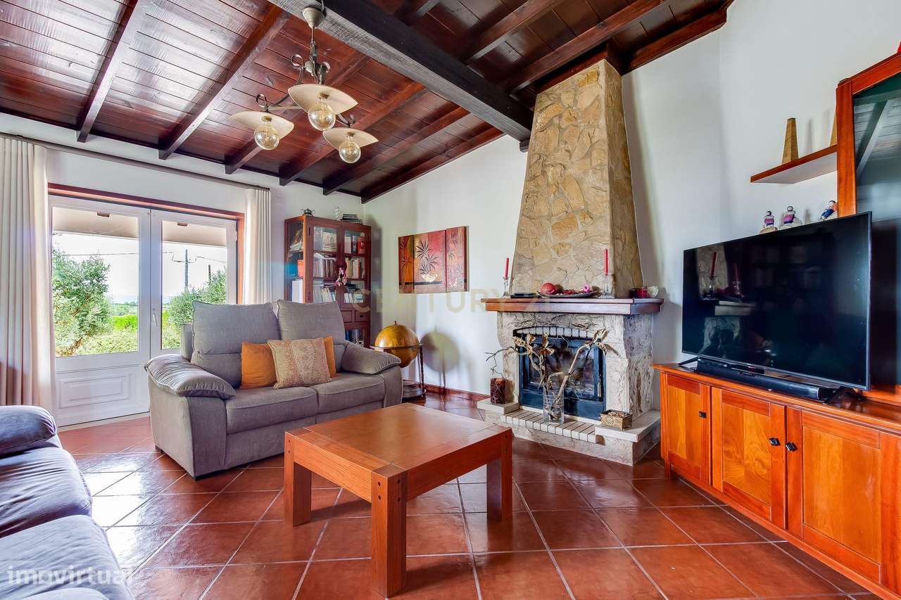 Moradia T3 Térrea - Espaço, Conforto e Localização Privilegiada-15