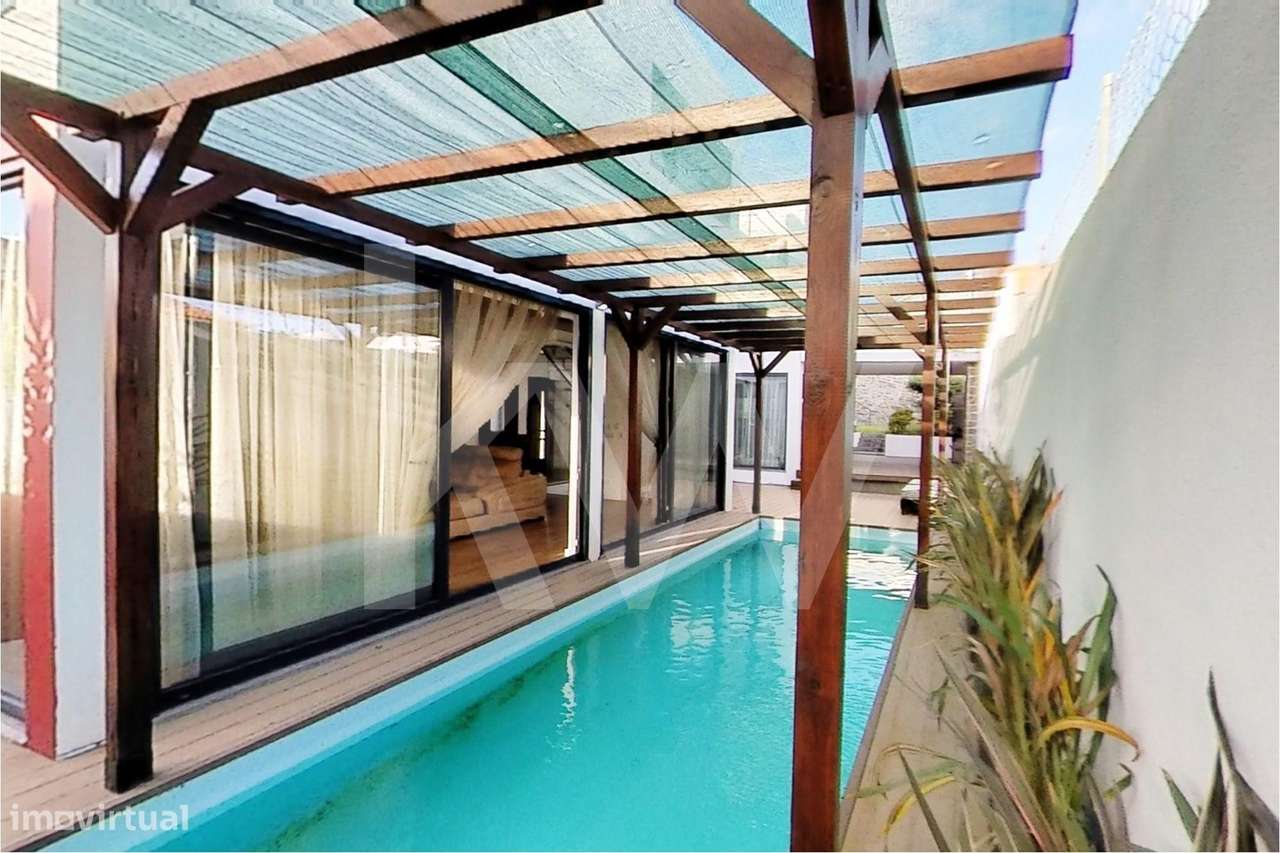 Uma moradia T3+1 que é uma Jóia escondida na Amoreira - Estoril - Grande imagem: 4/35