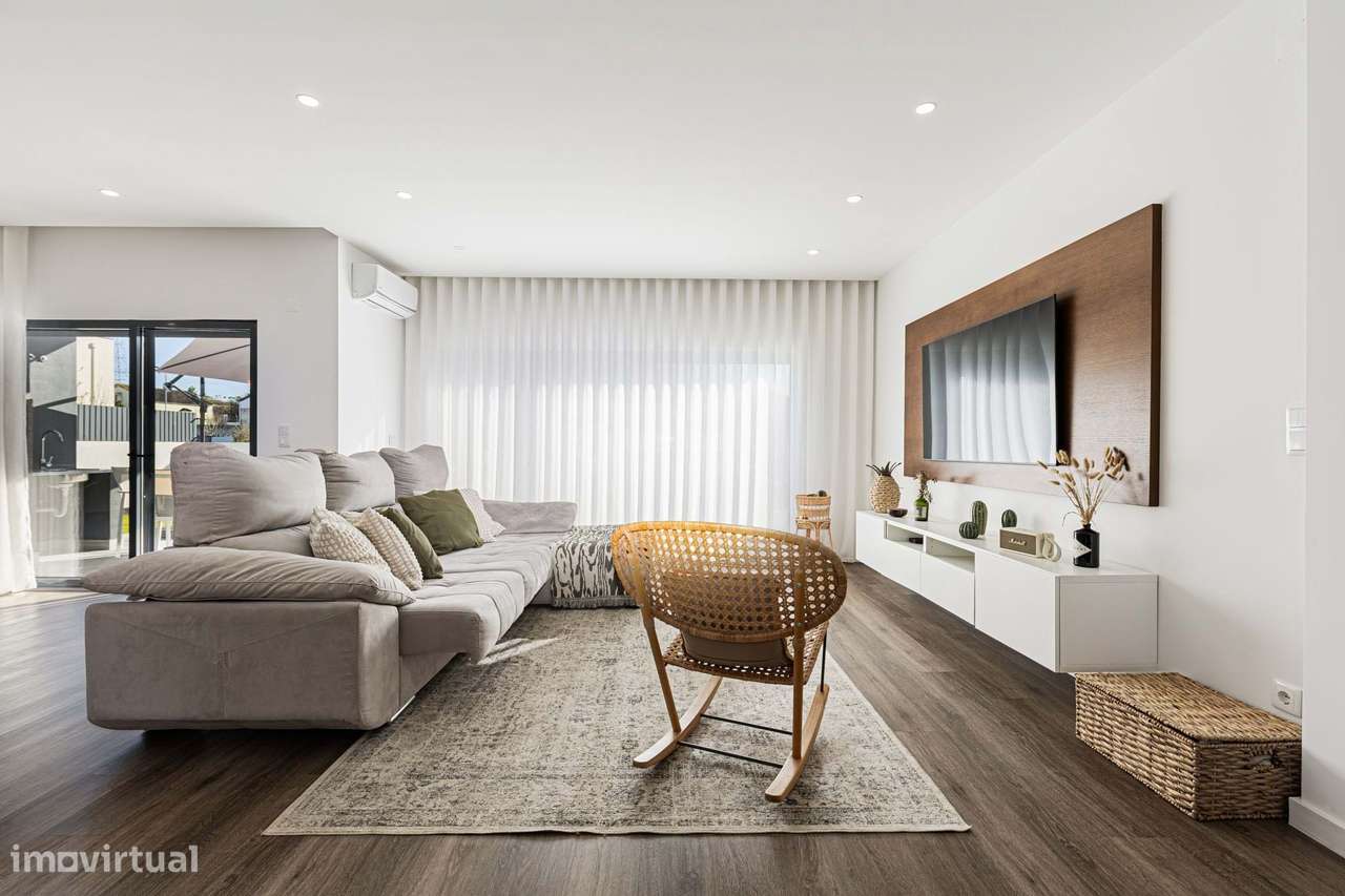 Moradia Térrea T3 c/piscina, lote de 474m² - Única na Caparica - Grande imagem: 5/60