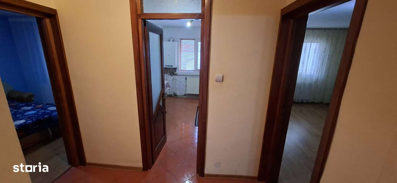 Etaj 2-Mioritei(str.Banatului)-2 cam decomandat-62 mp-centrala-PVC-15