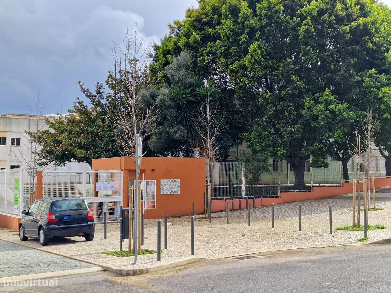 Apartamento T3 para remodelação total nos Olivais-24