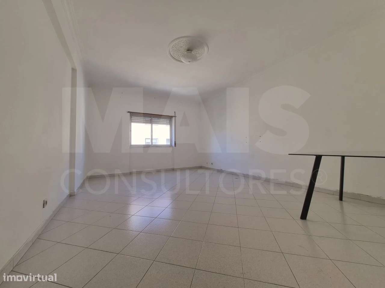 Apartamento de 3 Assoalhadas com Varanda na Serra da Mina-3