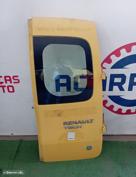 Peça - Porta Tras Direita Renault Kangoo 2015