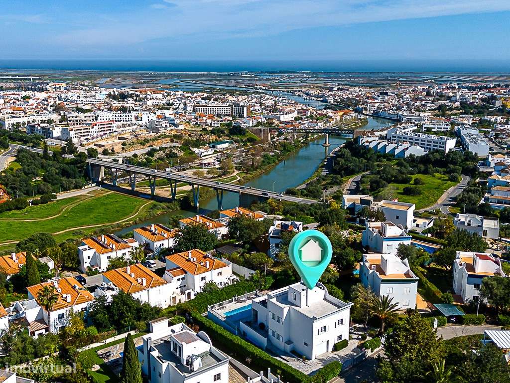Moradia Exclusiva T4 com Vista Mar e Cidade em Tavira-11