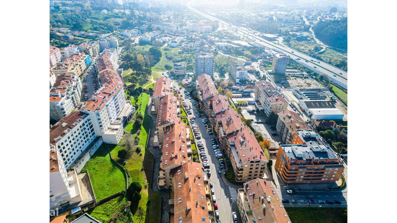 T2 c/ terraço e box, em Mafamude-27