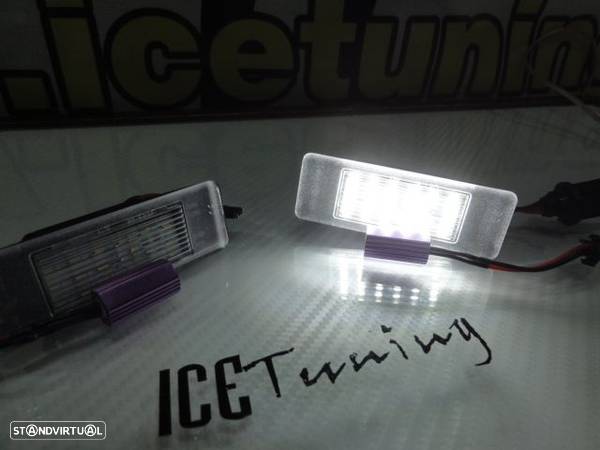 Suporte De Lâmpada De Matricula Com Led Branco Peugeot 106, 1007, 207, 308, 308 CC, 2008, 3008, 406, 407, 508, 607, 806, 4008, 5008, RCZ, Expert, Citroen Berlingo, C2, C3, C3 Pluriel, C4, C5, C6, C8, Jumpy, DS3, Nissan Pathfinder, Note, NV200, Primera, Qashqai, Juke, Pulsar, Navara, Mercedes Sprinter, Vito, Viano, - 23