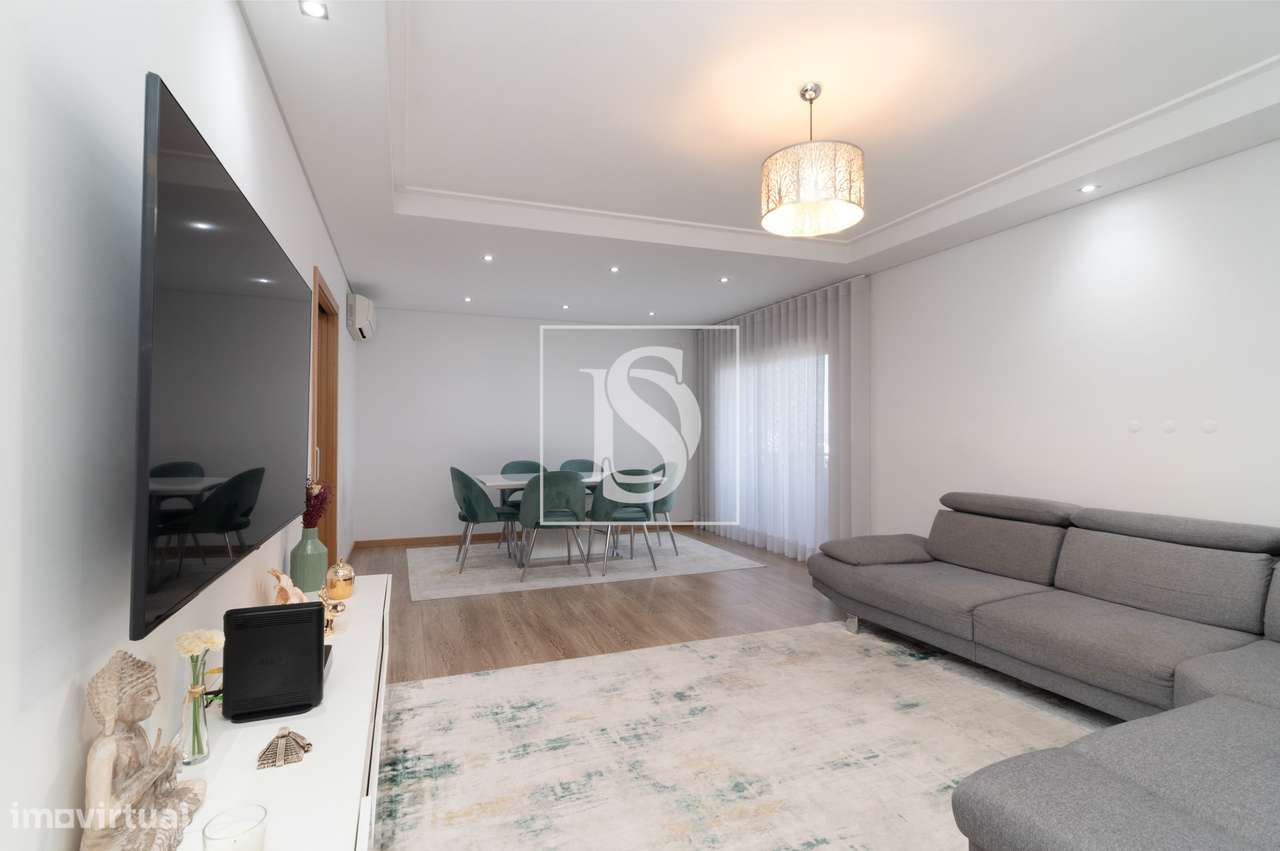 Apartamento T2 com Varanda, Vista Desafogada, Parqueamento e Arrecadaç - Grande imagem: 2/30