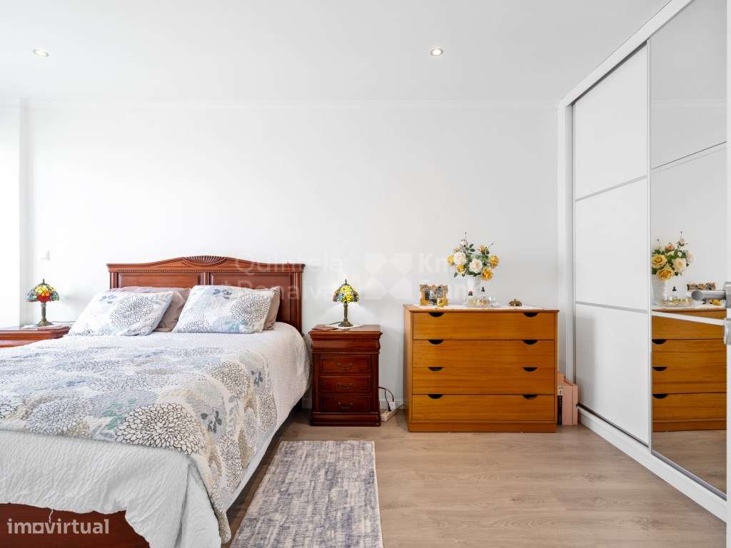 Apartamento T2 remodelado para venda em Verderena, Barreiro-9