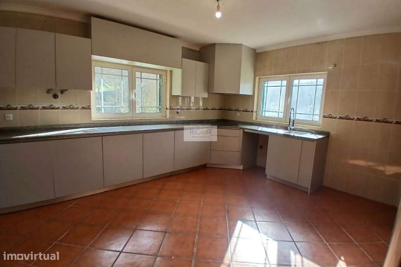 Moradia T3 de 4 frentes remodelada situada em Várzea, Amarante. - Grande imagem: 2/34