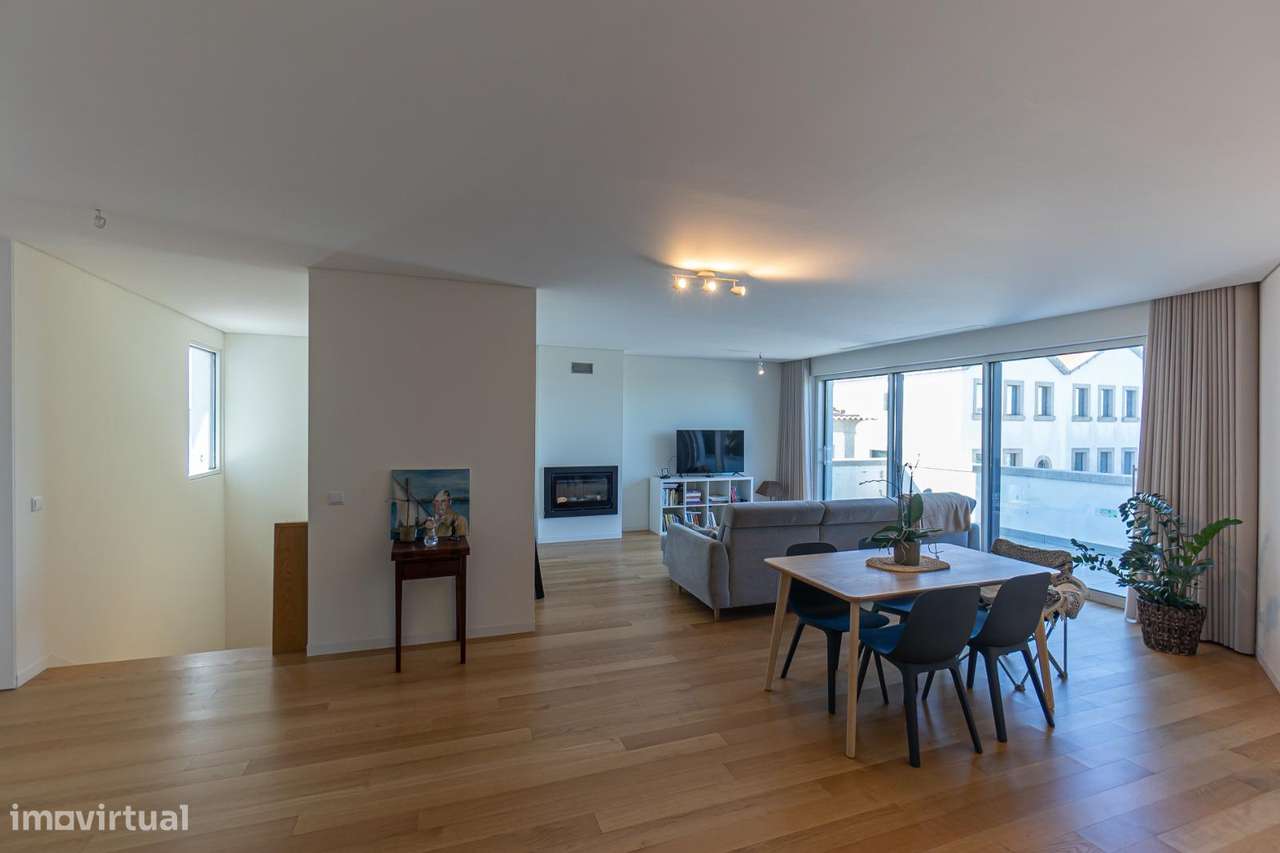 Moradia T3, em Leça da Palmeira na 1ª Linha de Mar-20