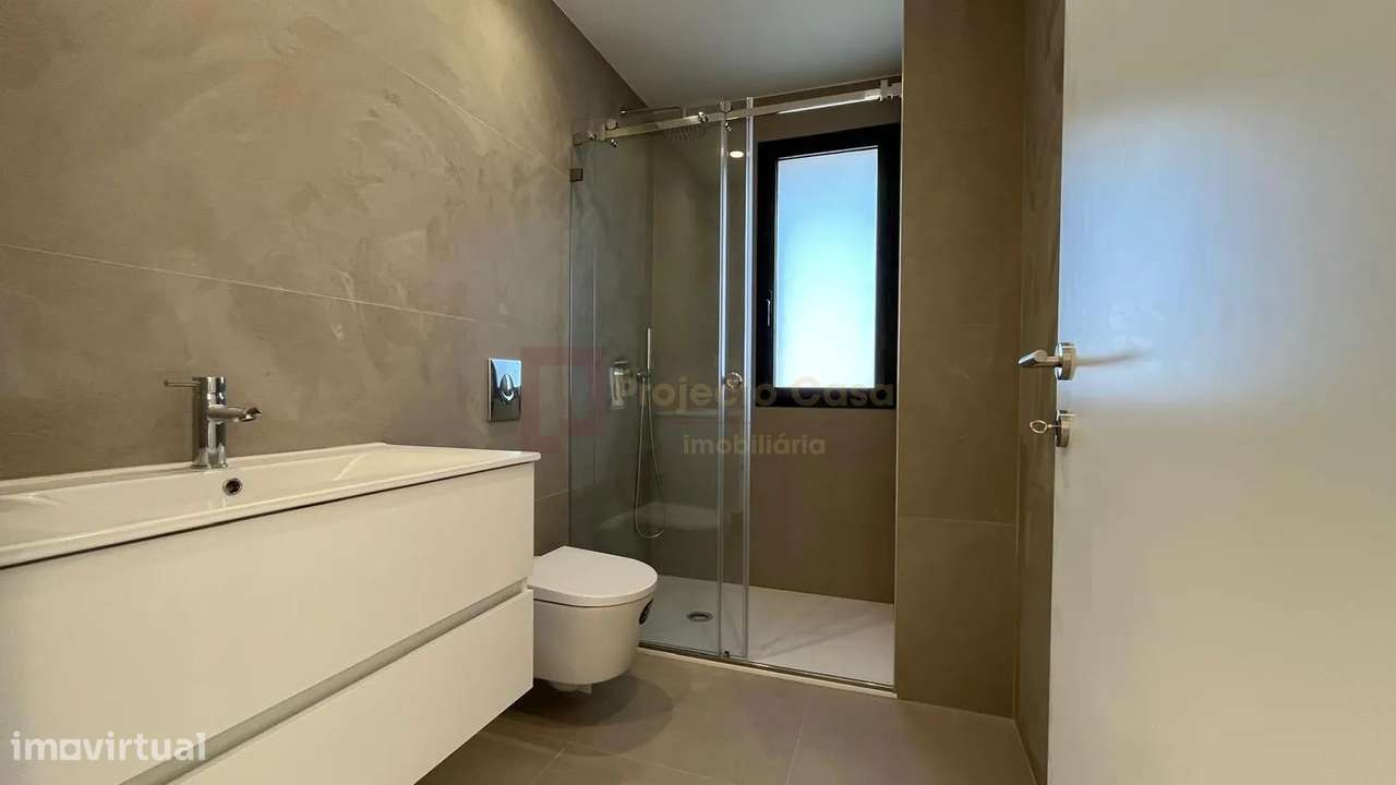 Apartamento T3 Novo com Terraço junto ao Metro-10