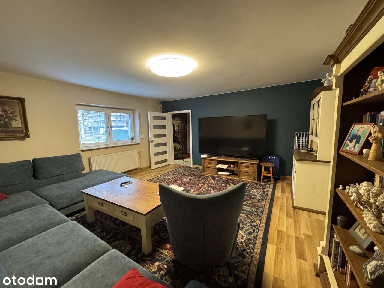 Wolnostojący obiekt z dużym terenem pod parking-16