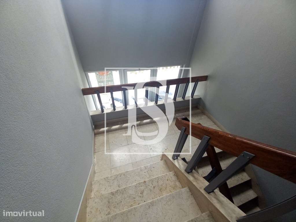 Apartamento T2 Remodelado no Coração do Montijo-29