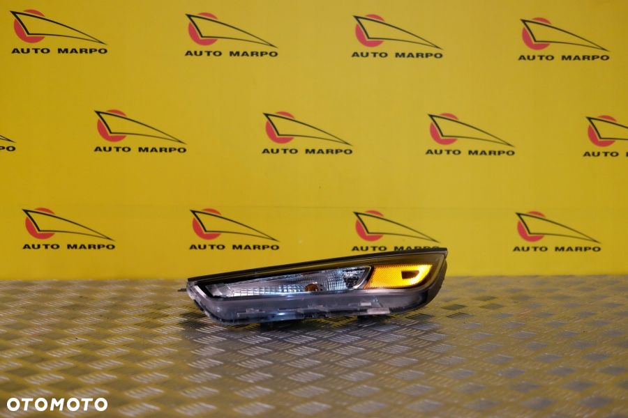 HYUNDAI VENUE 2019 20- REFLEKTOR LAMPA DRL LED USA - 2