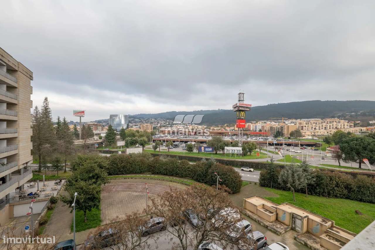 T3 + ESCRITÓRIO NUM DOS EMPREENDIMENTOS MAIS EMBLEMÁTICOS DE BRAGA.-37