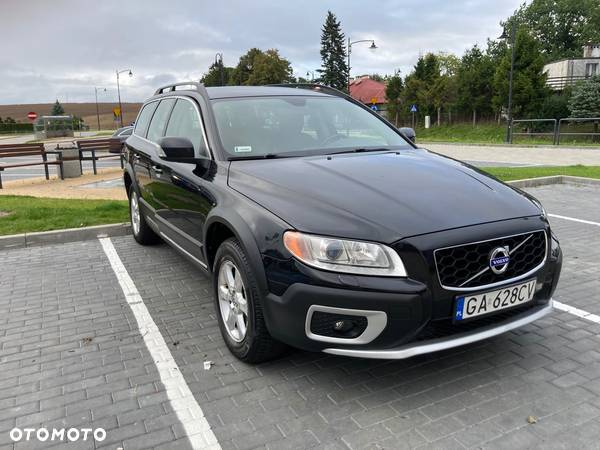 Volvo XC 70 2.4D Momentum - 1