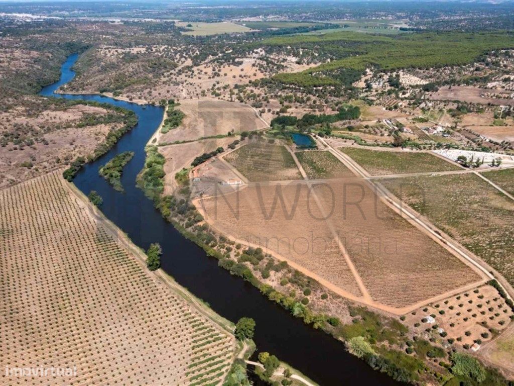 Herdade, Évora C/ 103 Ha