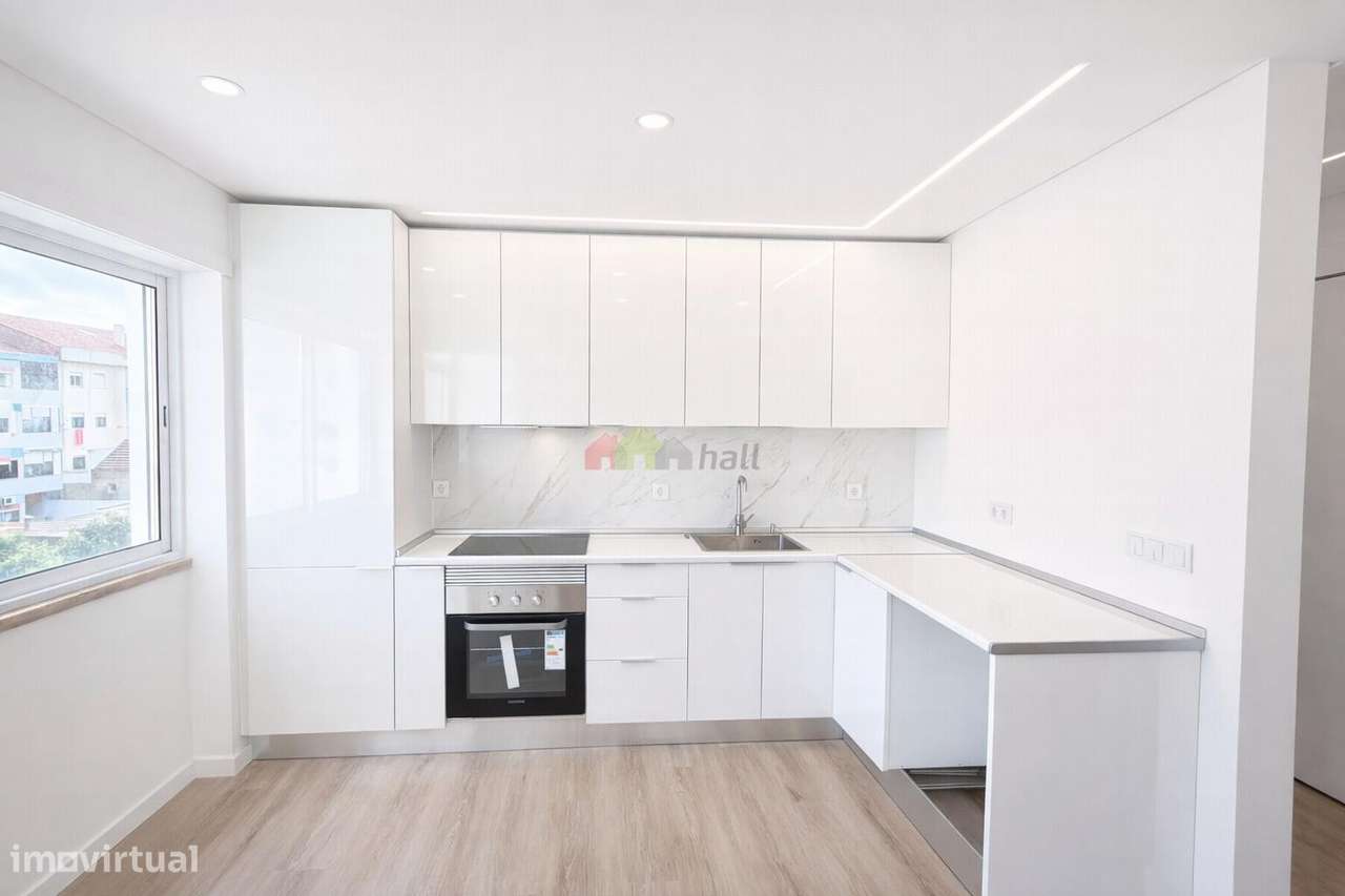 Apartamento T4 totalmente remodelado | Av. Afonso Henriques – Barreiro - Grande imagem: 3/26